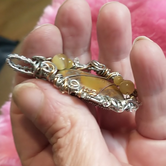 NWT Beautiful Handcrafted Wire Weaved Jasper Stone Pendant - Picture 4 of 4